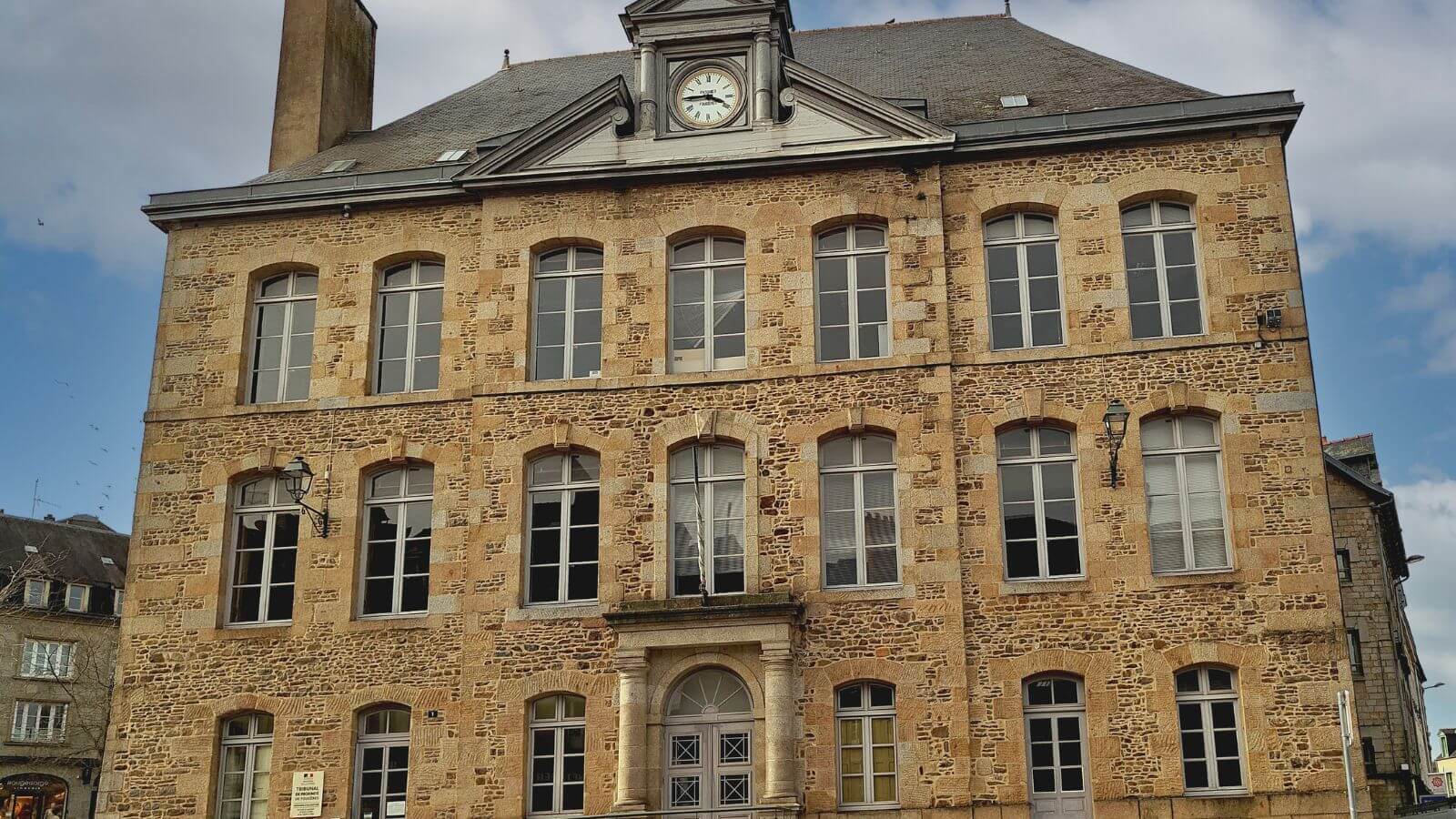 05-1fougeres-hotel-belinaye