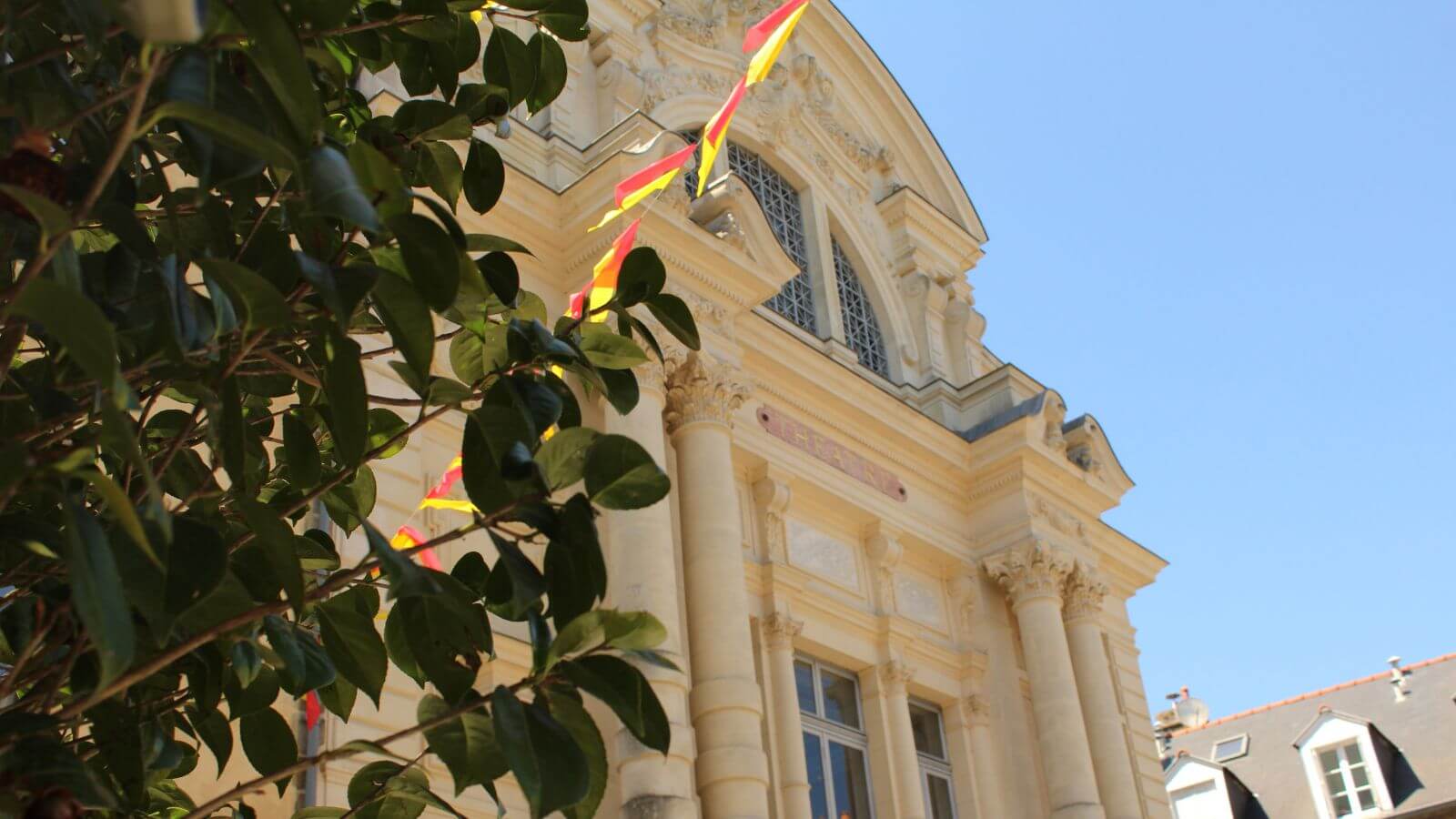 08fougeres-theatre-victor-hugo