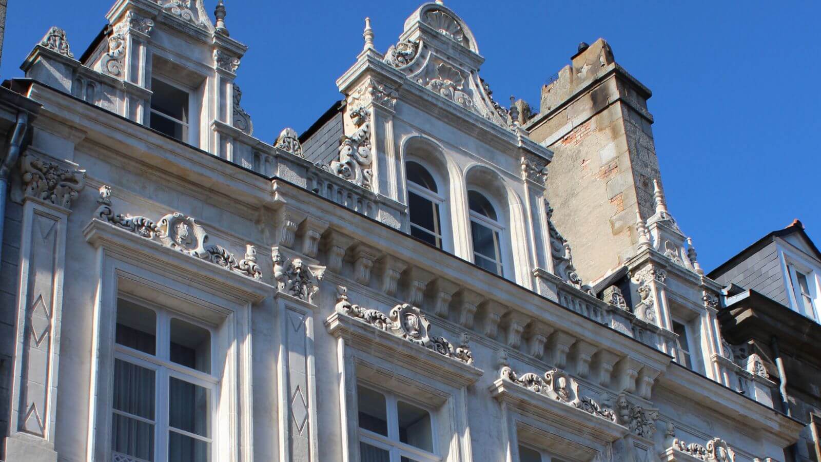 12fougeres-ancien-hotel-de-farcy